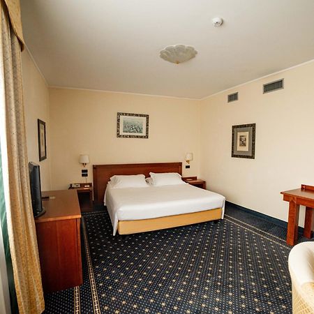 Phi Hotel Cavalieri Бра Экстерьер фото