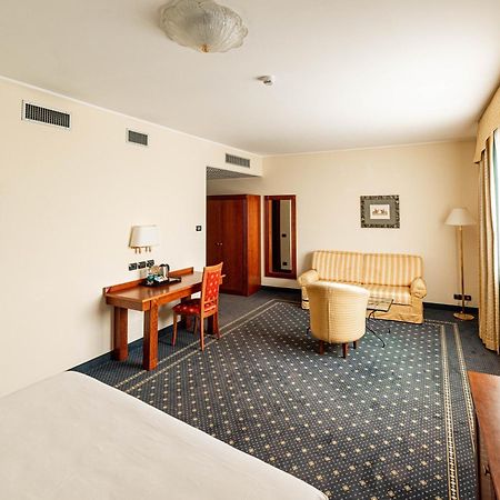 Phi Hotel Cavalieri Бра Экстерьер фото