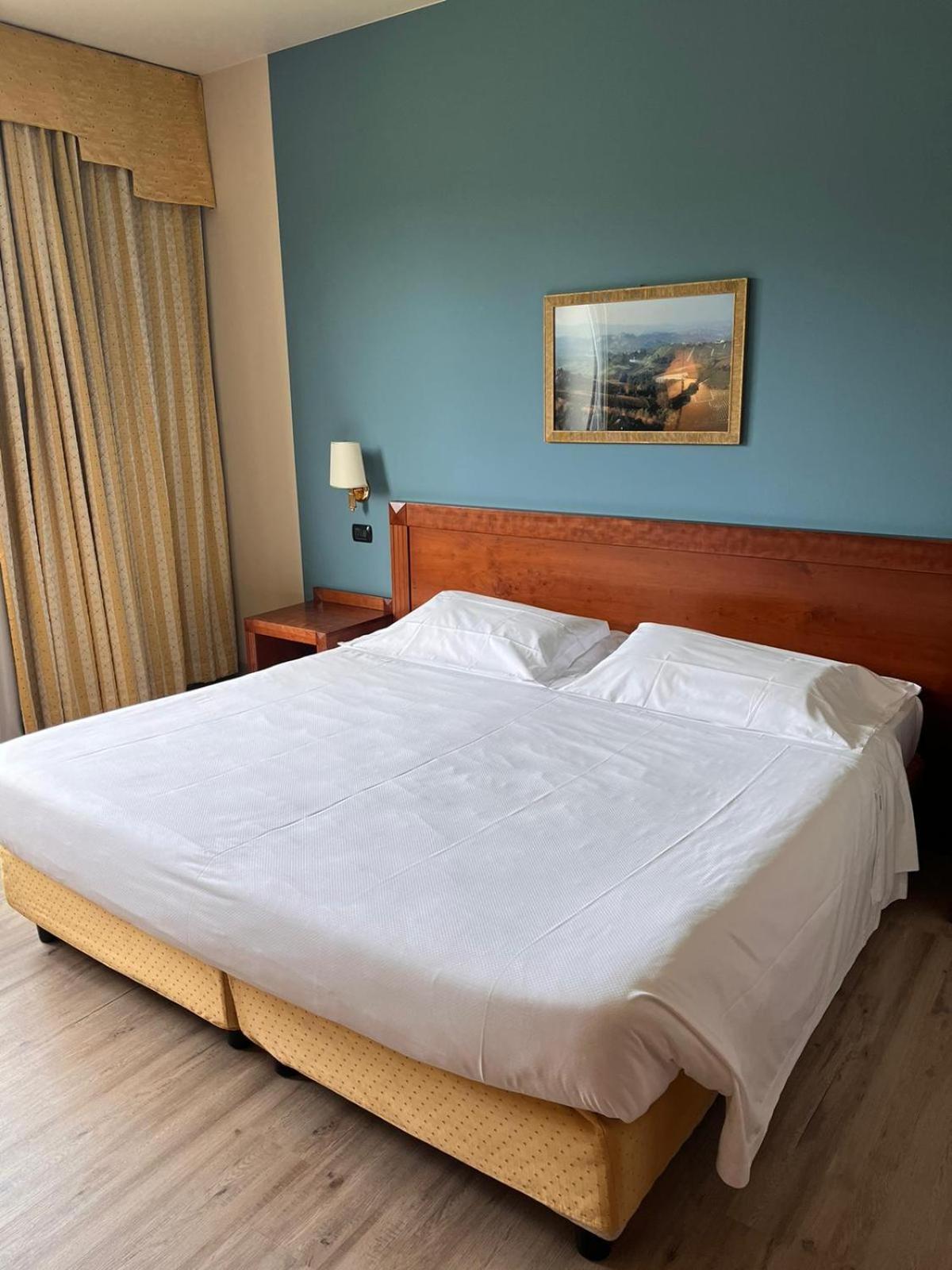 Phi Hotel Cavalieri Бра Экстерьер фото