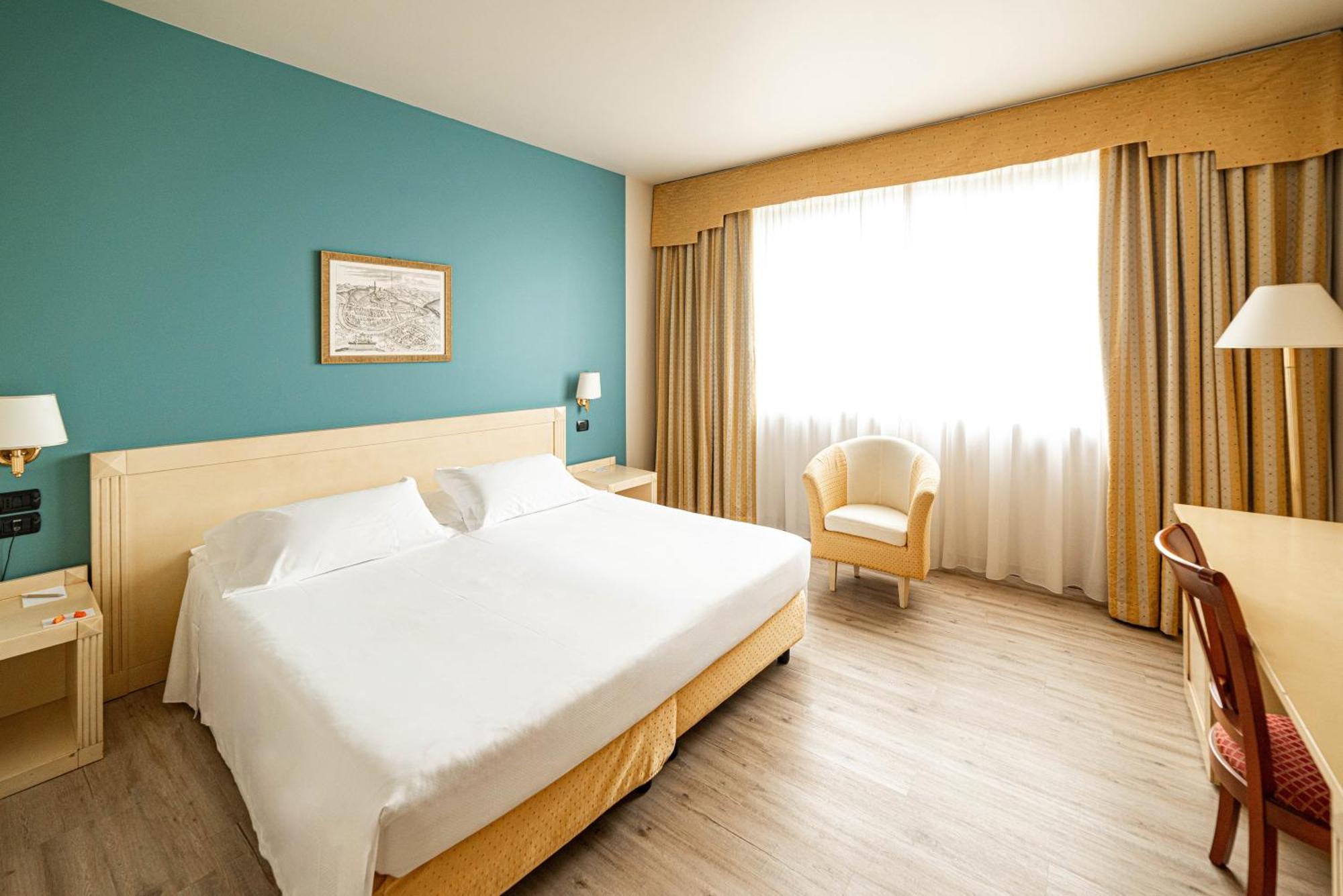 Phi Hotel Cavalieri Бра Экстерьер фото