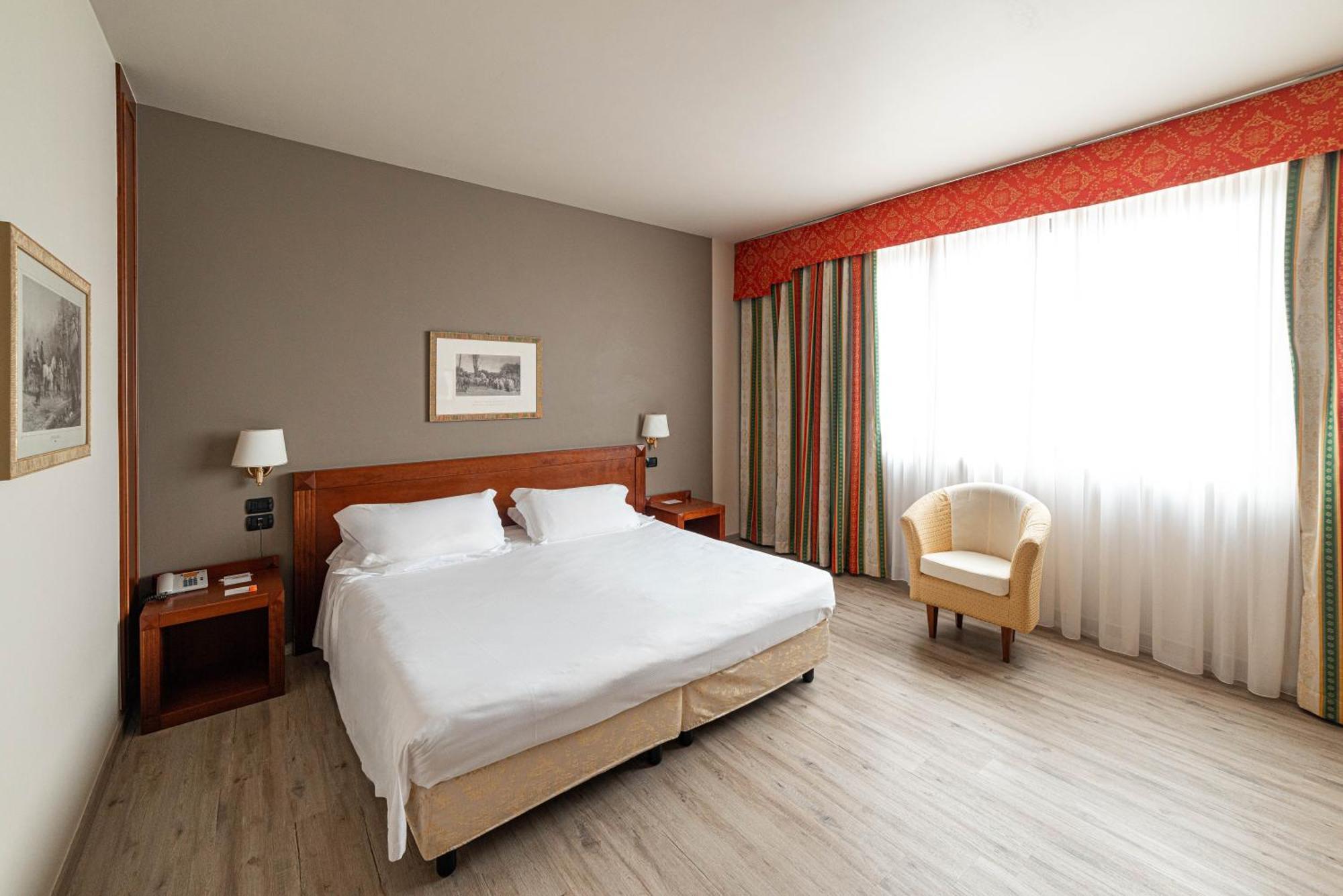 Phi Hotel Cavalieri Бра Экстерьер фото