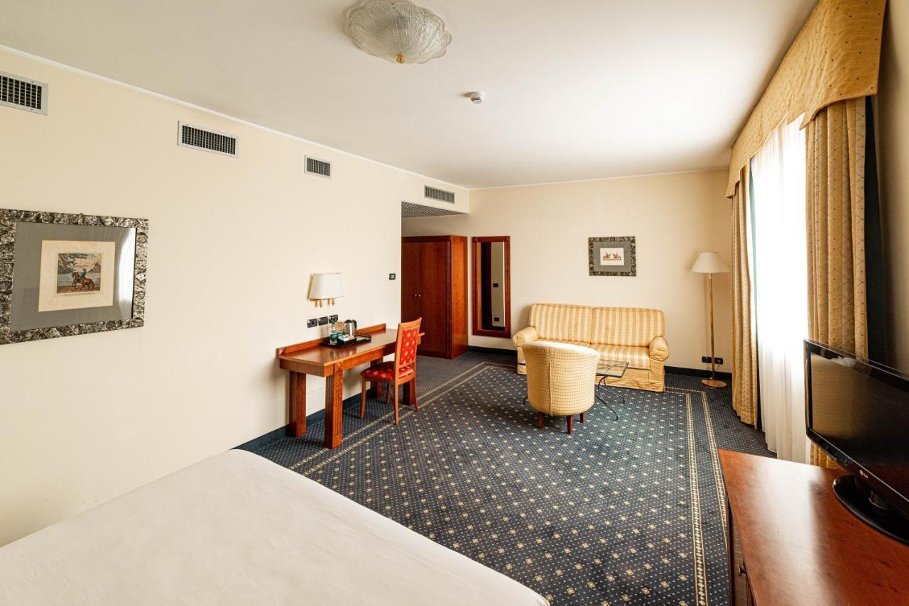 Phi Hotel Cavalieri Бра Экстерьер фото